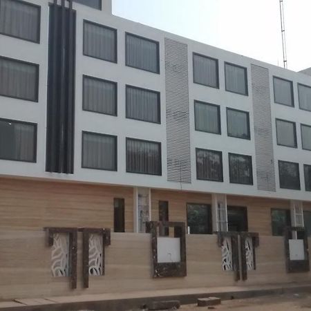 Wingston A Treehouse Hotel Goverdhan Radha Kund Екстер'єр фото