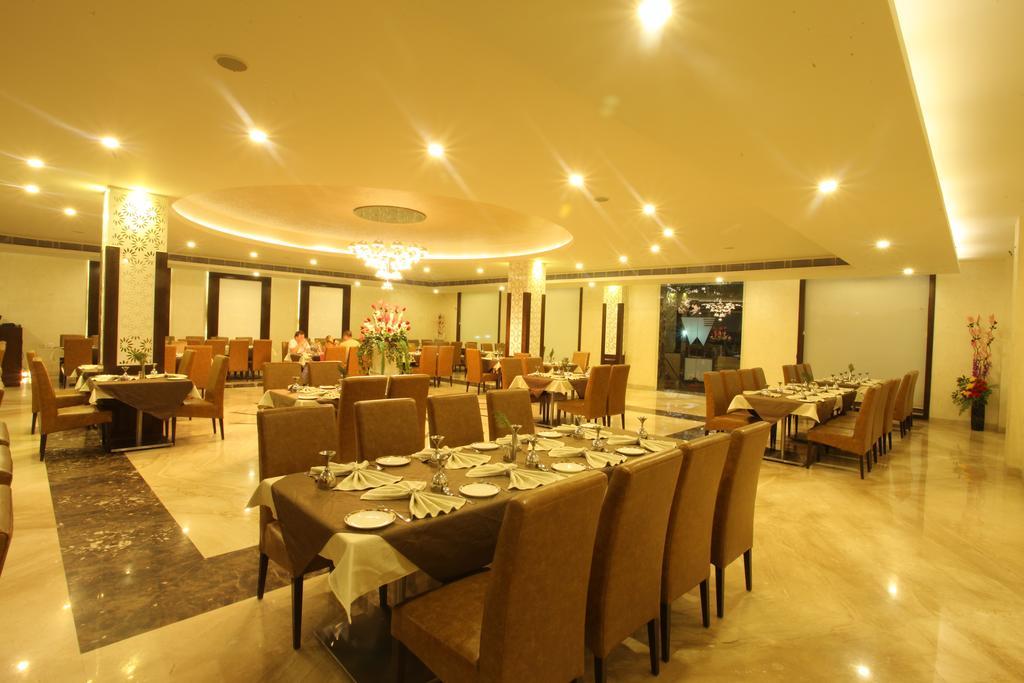 Wingston A Treehouse Hotel Goverdhan Radha Kund Екстер'єр фото