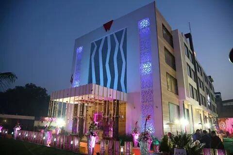 Wingston A Treehouse Hotel Goverdhan Radha Kund Екстер'єр фото